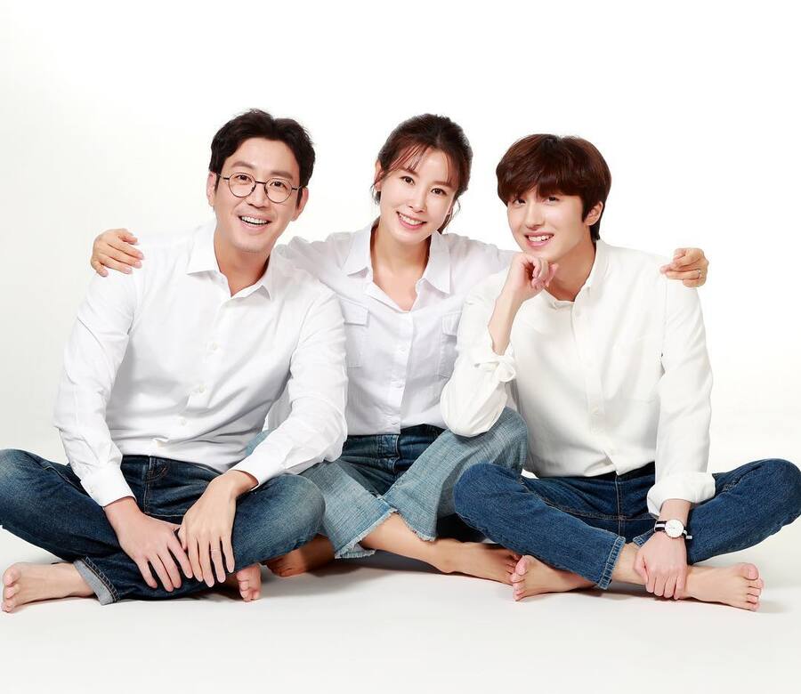 portrait of the Hwang family. from left to right: Hwang Chi-young, Lee Soo-im, Hwang Woo-joo