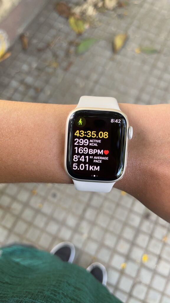 picture of my apple watch showing my run statistics while the run workout is on