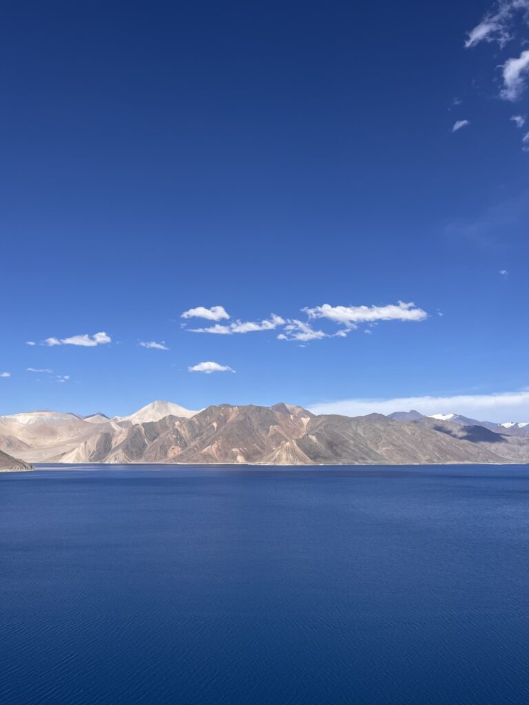 picture of the Pangong Tso lake in Ladakh